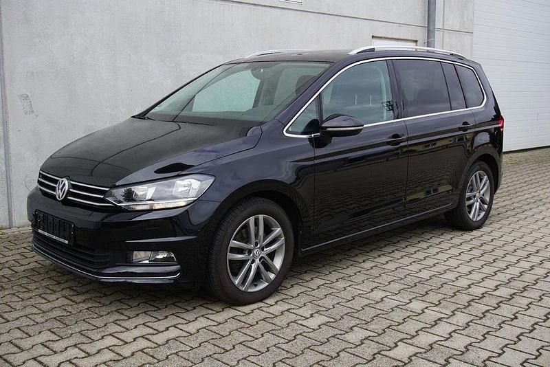 Gebraucht VW Touran S 190 PS (139 kW) 2016 Deep black perleffekt Van / Kleinbus