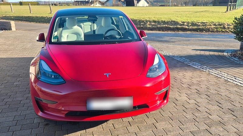 Gebraucht Tesla Model 3 366 kW (498 PS) 2022 Rot Limousine