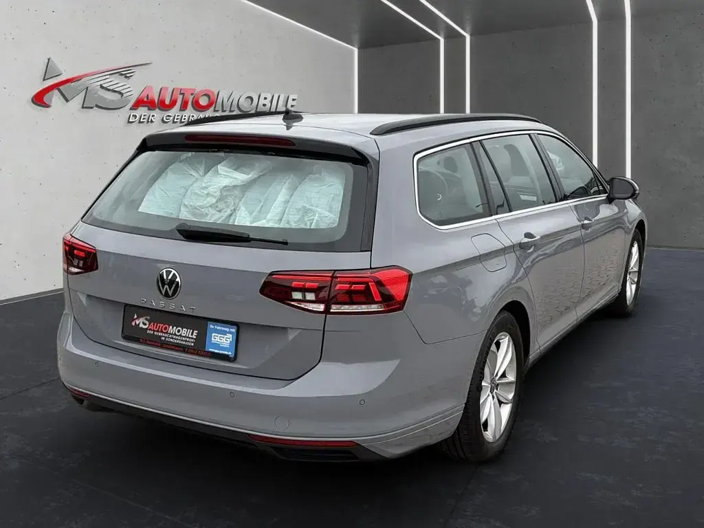 Gebraucht VW Passat Business 200 PS (147 kW) 2023 Grau Kombi