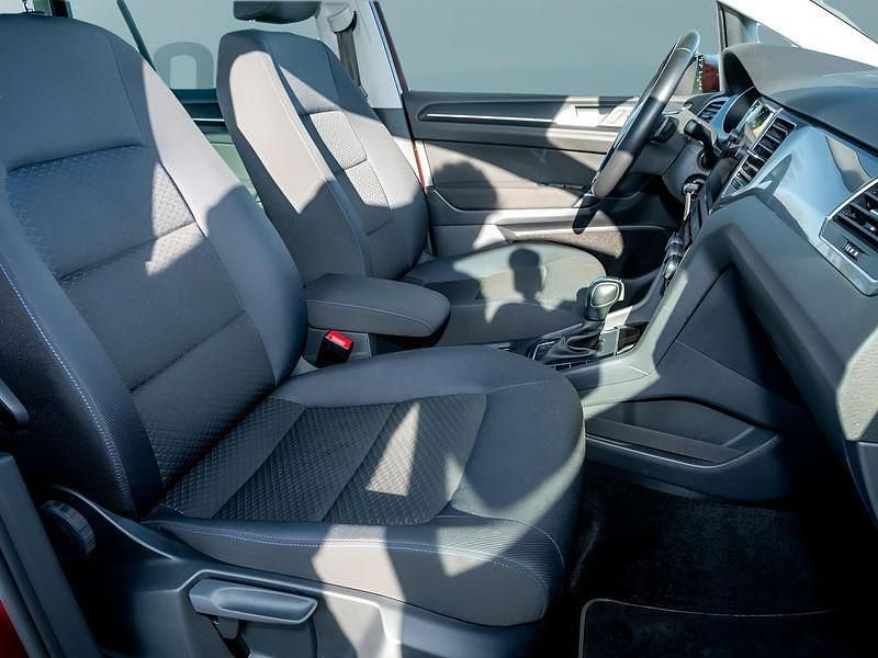 Gebraucht VW Golf VIII 150 PS (110 kW) 2020 Rot Kleinwagen