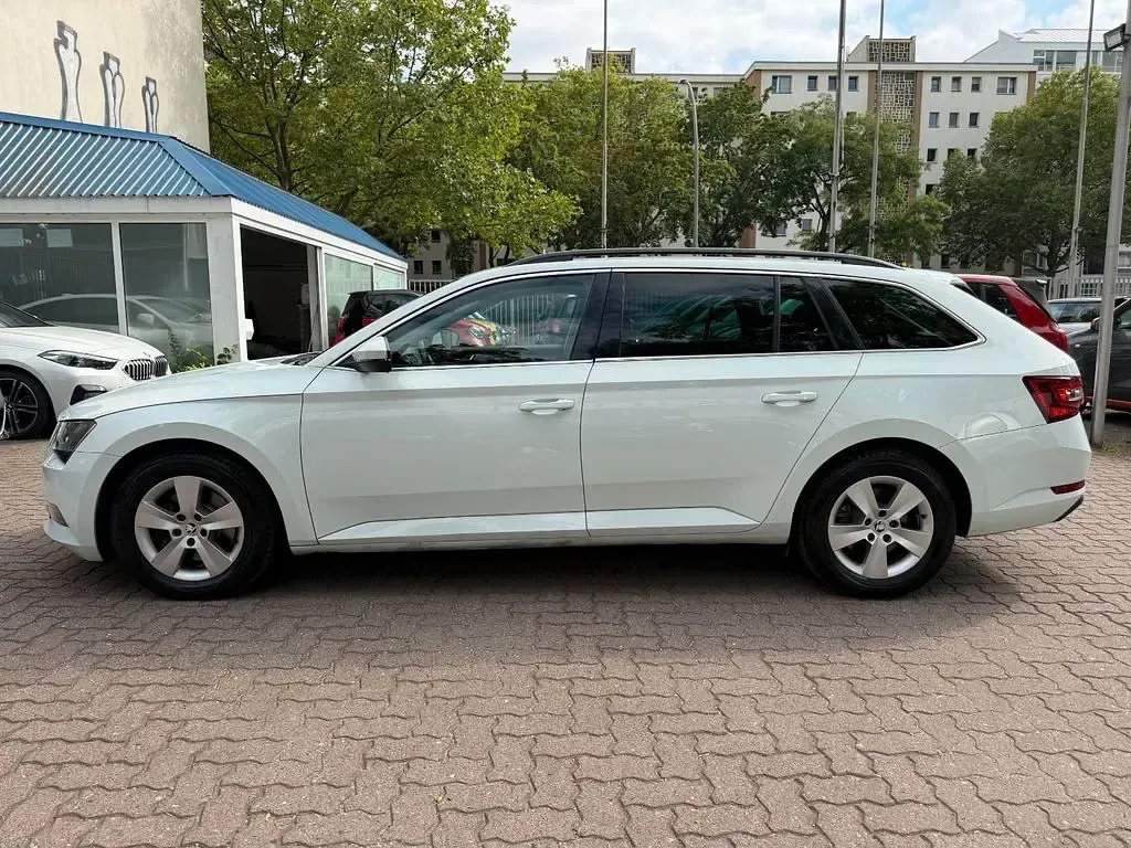 Gebraucht Skoda Superb 150 PS (110 kW) 2017 Weiß Limousine