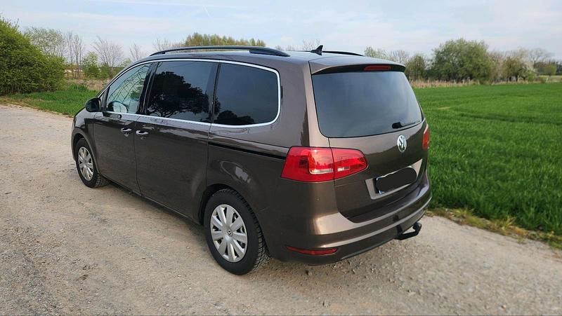 Second-hand VW Sharan 170 CP (125 kW) 2012 Maro Monovolum