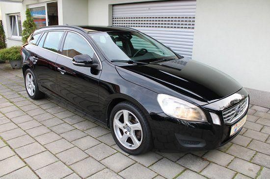 Gebraucht Volvo V60 Momentum 114 PS (83 kW) 2011 Schwarz Kombi