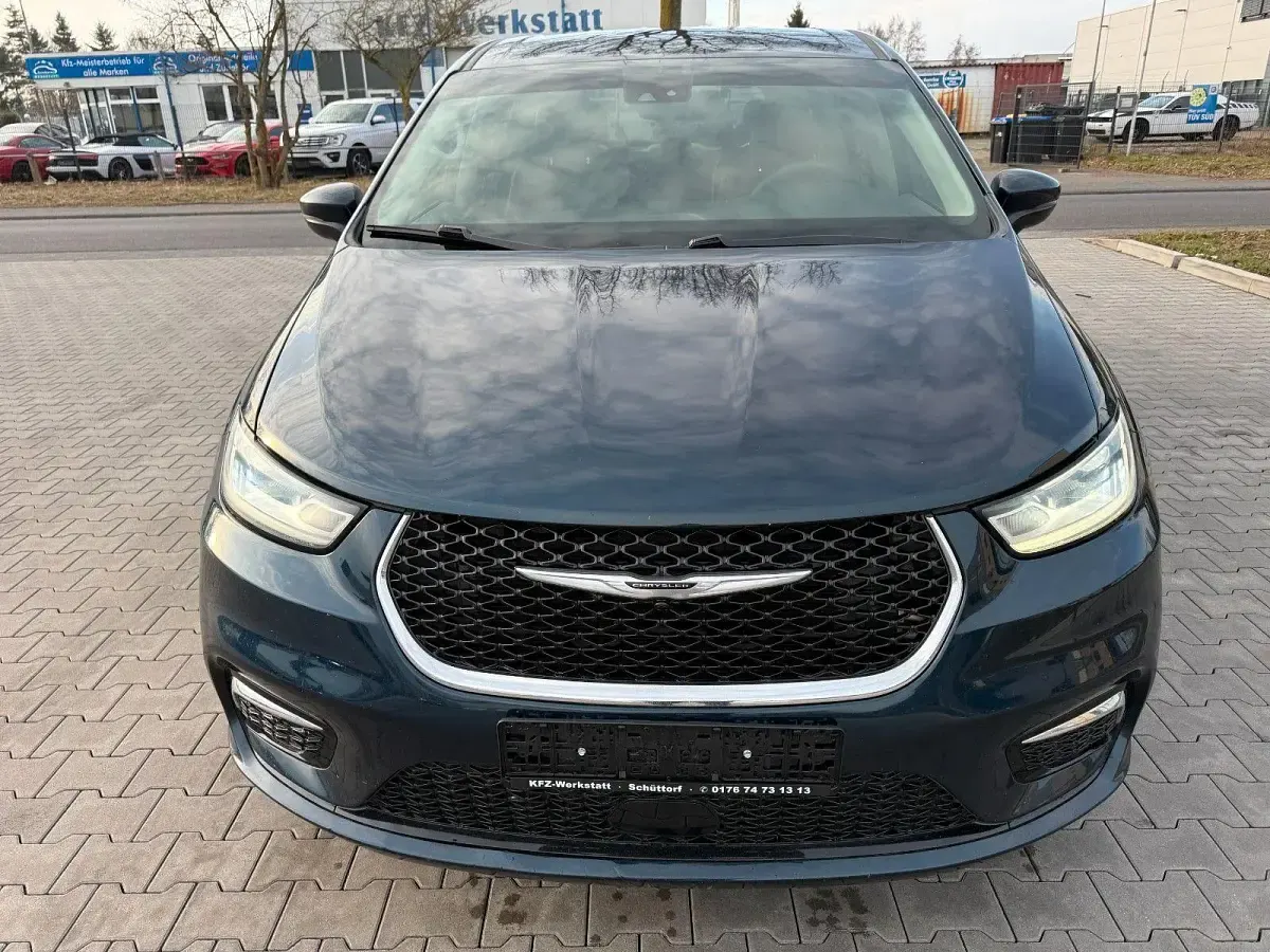 Gebraucht Chrysler Pacifica 291 PS (214 kW) 2023 Blau Van