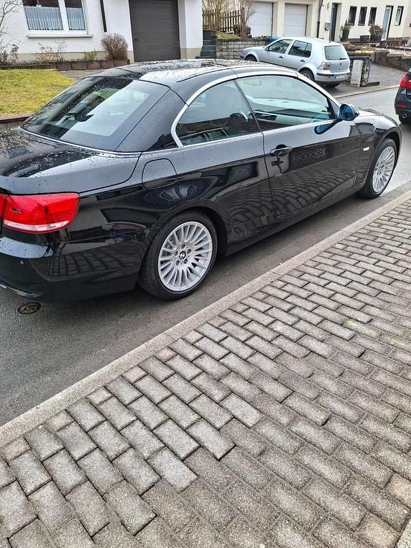 Gebraucht BMW 320 Cabriolet 170 PS (125 kW) 2007 Schwarz Cabrio