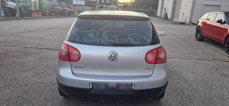 Grau Gebraucht 2004 VW Golf V Limousine | 1.300 € (Guter Preis) - Bild 1/4