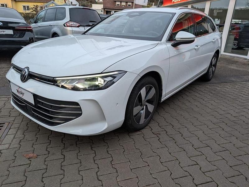 Gebraucht VW Passat Business 150 PS (110 kW) 2024 Pure white uni Kombi