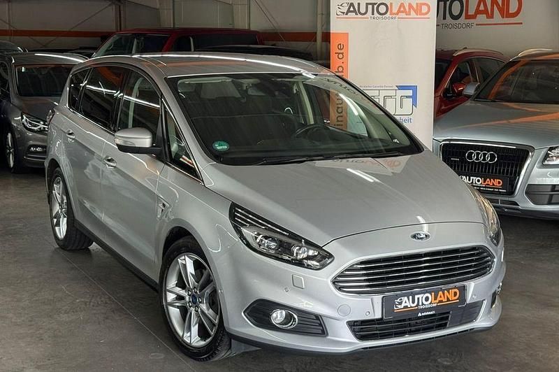 Gebraucht Ford S-MAX Titanium 239 PS (175 kW) 2017 Silber Van / Kleinbus