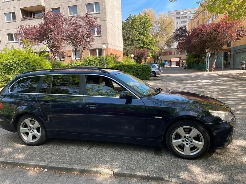 Blau Gebraucht 2006 BMW 530 Kombi | 2.000 € (Superpreis) - Bild 1/4