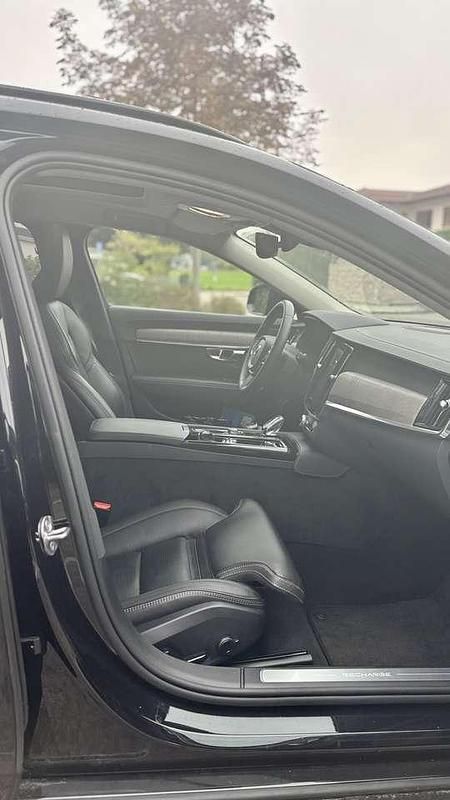 Second-hand Volvo V90 Plus 341 CP (250 kW) 2022 Negru Break