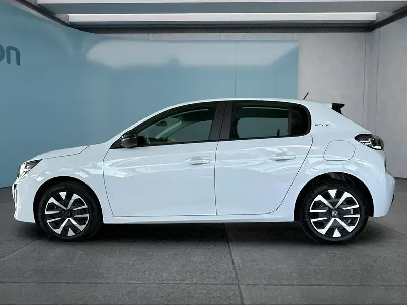 Gebraucht Peugeot 208 Style 101 PS (74 kW) 2025 Weiß Kleinwagen