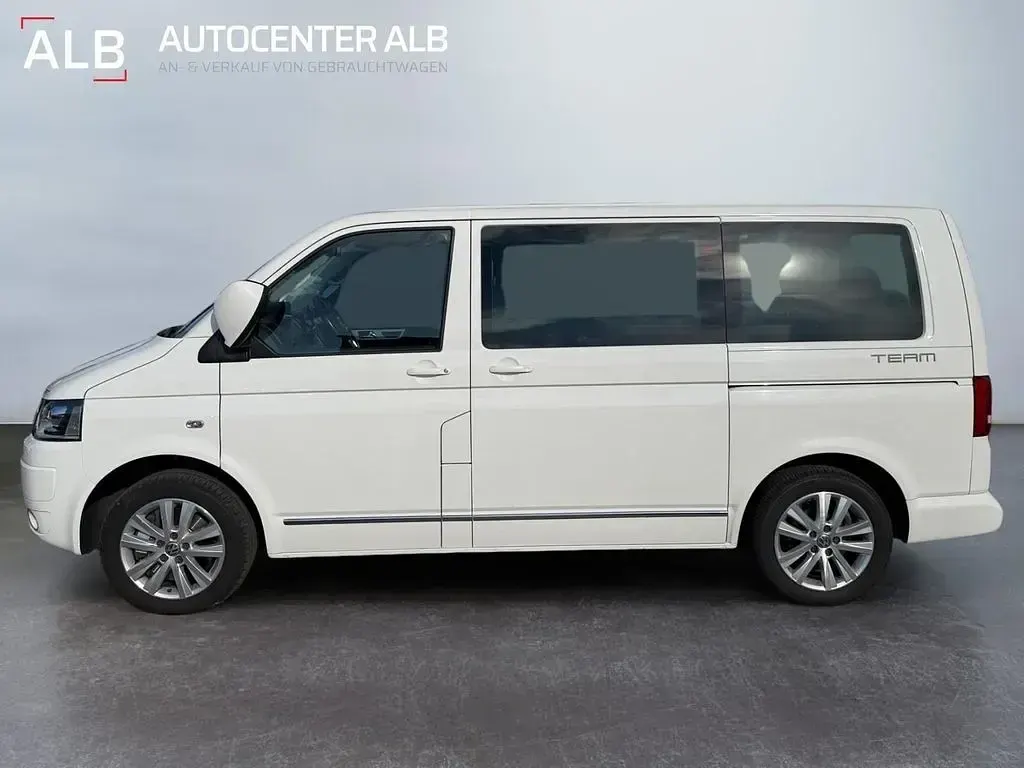 Gebraucht VW Multivan Team 179 PS (131 kW) 2011 Weiß Van / Kleinbus