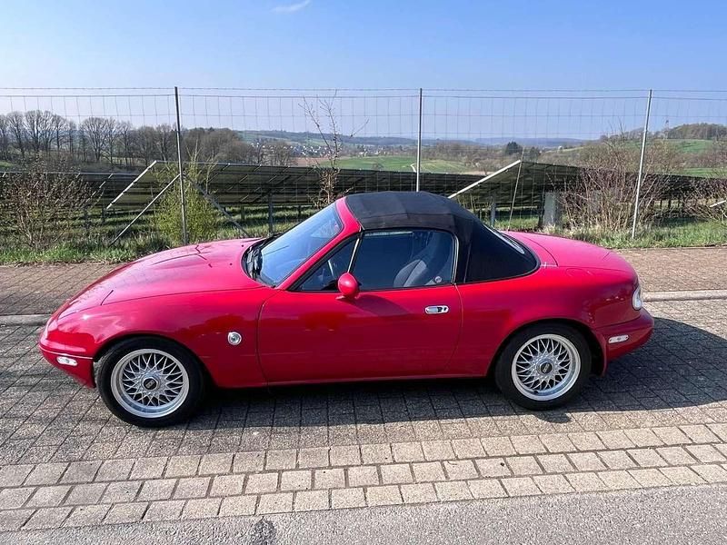 Gebraucht Mazda MX5 116 PS (85 kW) 1992 Rot Cabrio