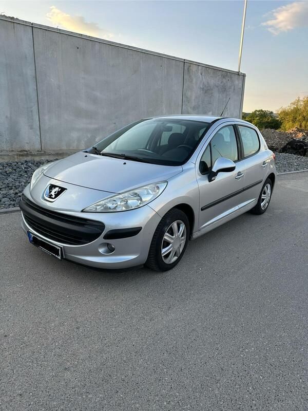 Grau Gebraucht 2006 Peugeot 207 Kleinwagen | 1.700 € (Guter Preis) - Bild 1/4