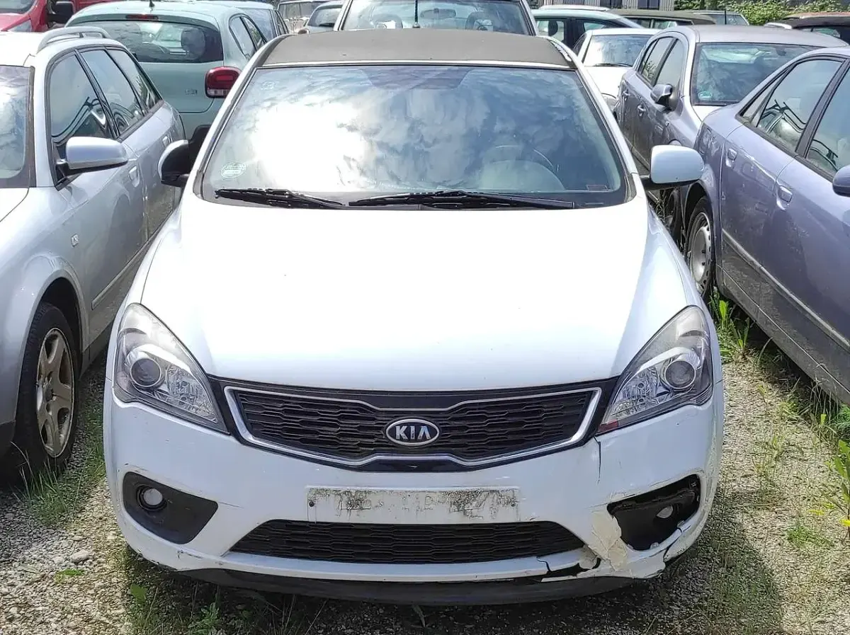 Gebraucht Kia Ceed Edition 7 90 PS (66 kW) 2011 Carraraweiss Kleinwagen