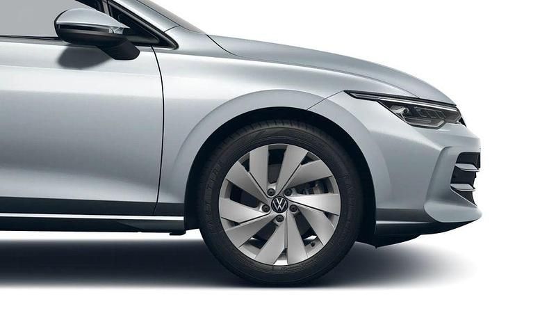 Gebraucht VW Golf VIII Style 204 PS (150 kW) 2025 Silber Limousine