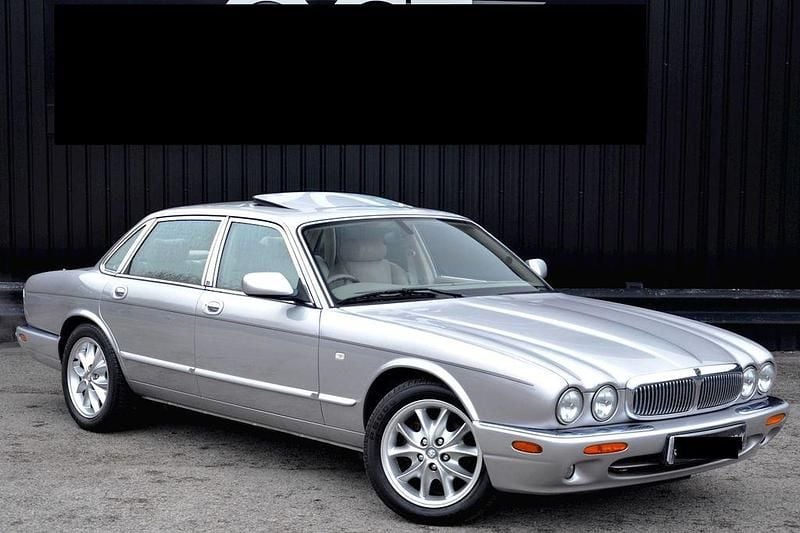 Gebraucht Jaguar XJ8 284 PS (208 kW) 2000 Silber Limousine