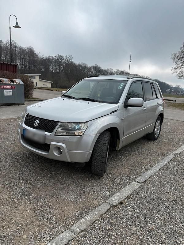 Gebraucht Suzuki Grand Vitara 129 PS (94 kW) 2008 Weiß SUV