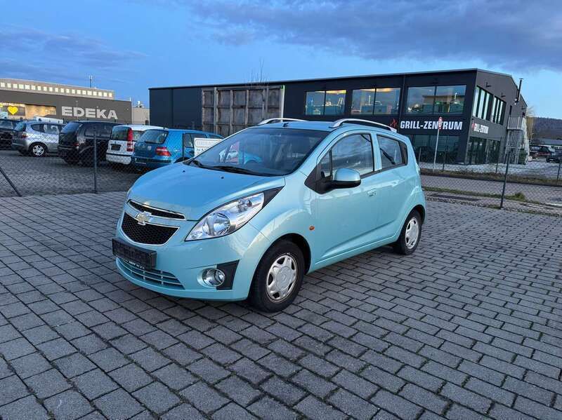 Grau Gebraucht 2010 Chevrolet Spark LS Kleinwagen | 2.499 € (Fairer Preis) - Bild 1/4