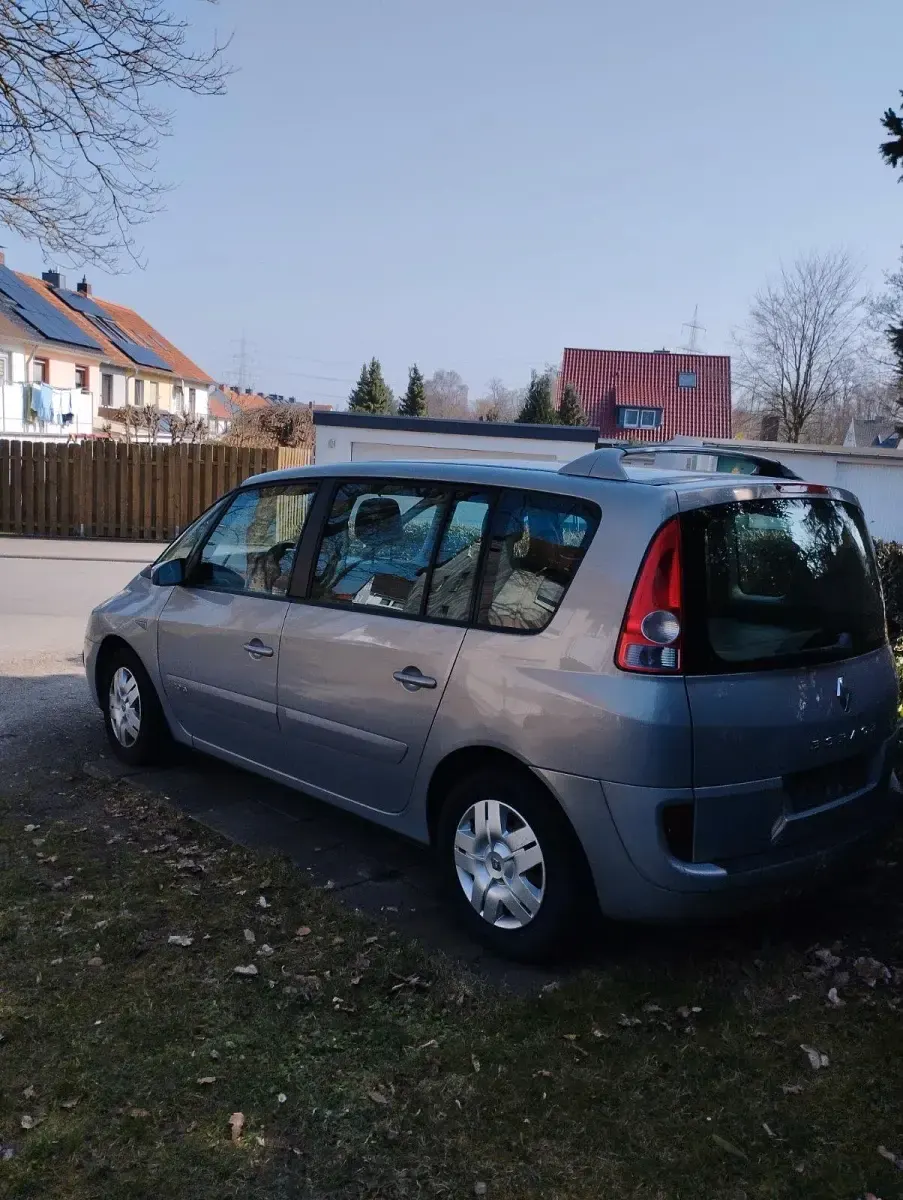 Używany Renault Espace 131 KM (96 kW) 2005 Srebrny Minivan