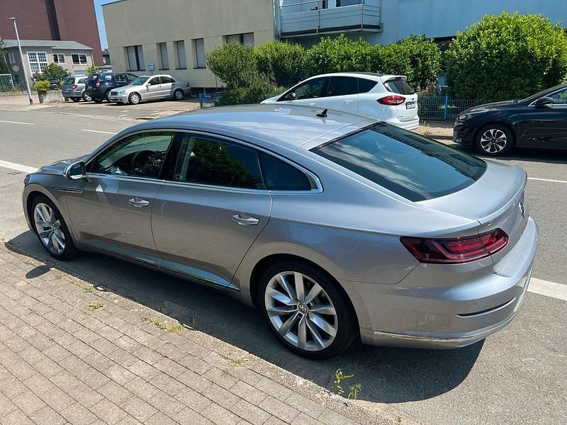 Gebraucht VW Arteon Elegance 150 PS (110 kW) 2019 Silber Kleinwagen