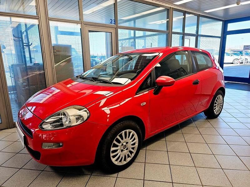 Gebraucht Fiat Punto 69 PS (50 kW) 2014 Rot Limousine