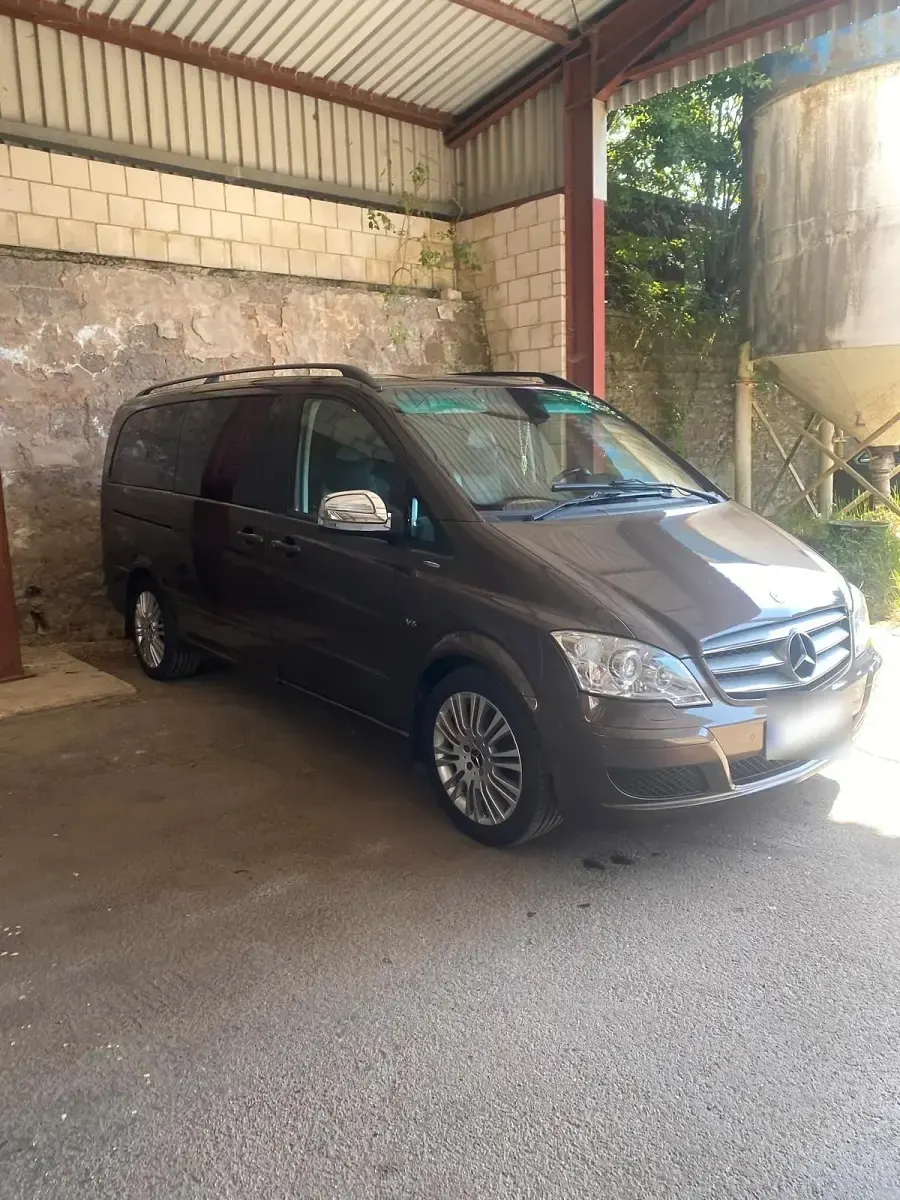 Gebraucht Mercedes Viano 224 PS (164 kW) 2014 Braun Van / Kleinbus