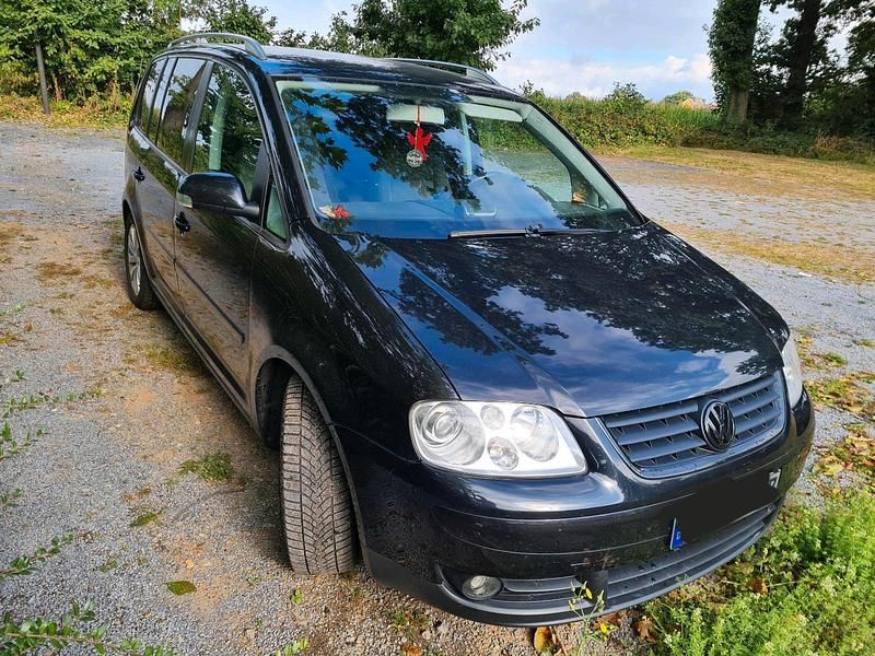 Schwarz Gebraucht 2003 VW Touran Highline Van / Kleinbus | 3.500 € (Etwas zu teuer) - Bild 1/4