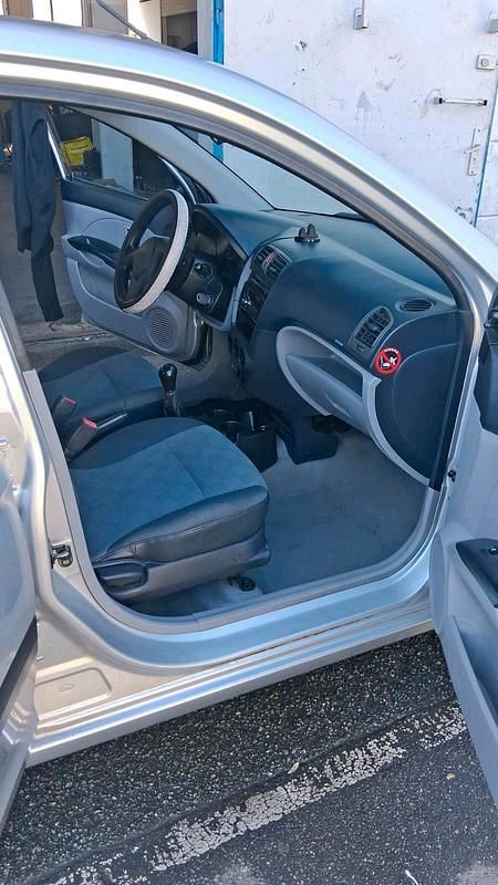 Gebraucht Kia Picanto 65 PS (47 kW) 2006 Silber Kleinwagen