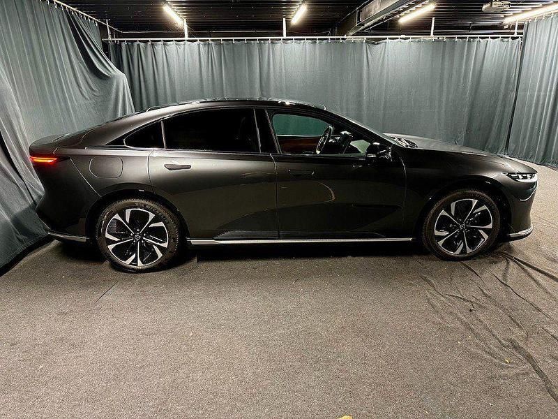 Neu Mazda 6e Takumi-Line 189 kW (258 PS) 2026 Machine gray Limousine