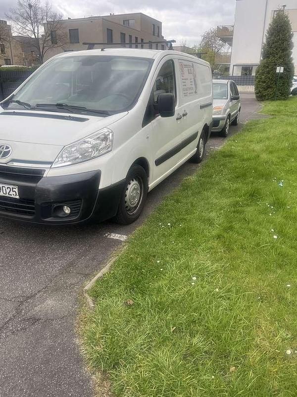 Gebraucht Toyota Proace 128 PS (94 kW) 2015 Weiß Van / Kleinbus