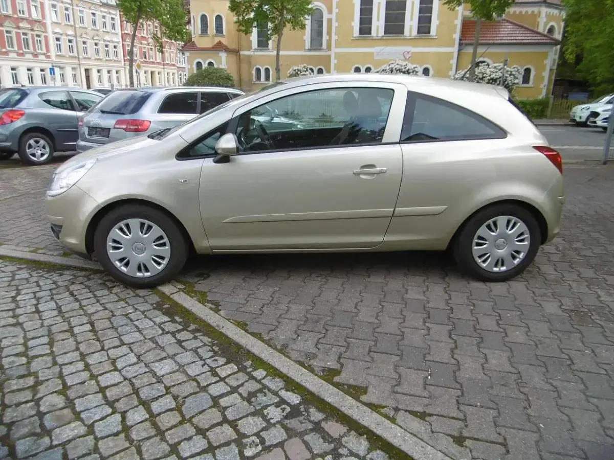 Gebraucht Opel Corsa Catch Me 80 PS (58 kW) 2007 Champagner silber m2 Kleinwagen