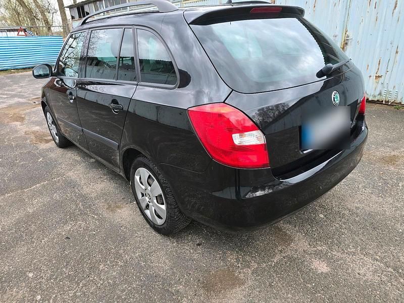 Gebraucht Skoda Fabia 75 PS (55 kW) 2015 Schwarz Kombi