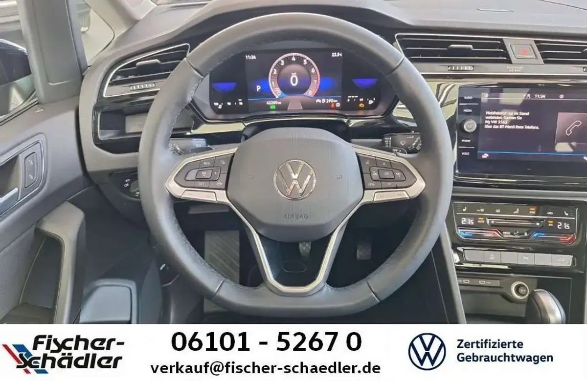 Gebraucht VW Touran Comfortline 150 PS (110 kW) 2024 Atlantik blue Van / Kleinbus