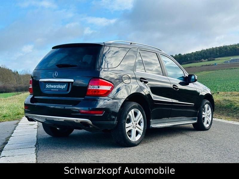 Gebraucht Mercedes ML300 190 PS (139 kW) 2009 Schwarz SUV