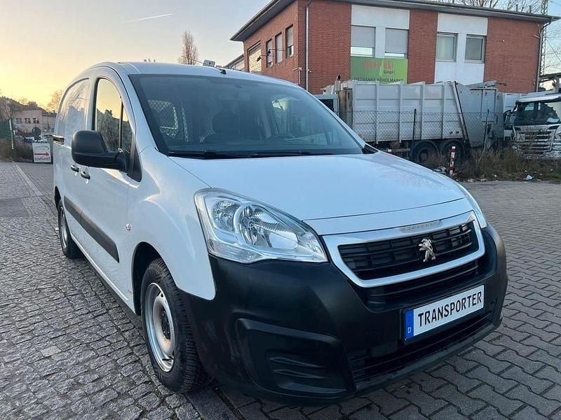 Gebraucht Peugeot Partner Premium 75 PS (55 kW) 2018 Weiß Van / Kleinbus