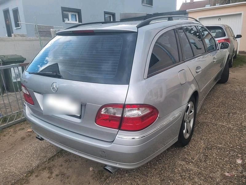 Gebraucht Mercedes E320 Avantgarde 224 PS (164 kW) 2003 Silber Kombi