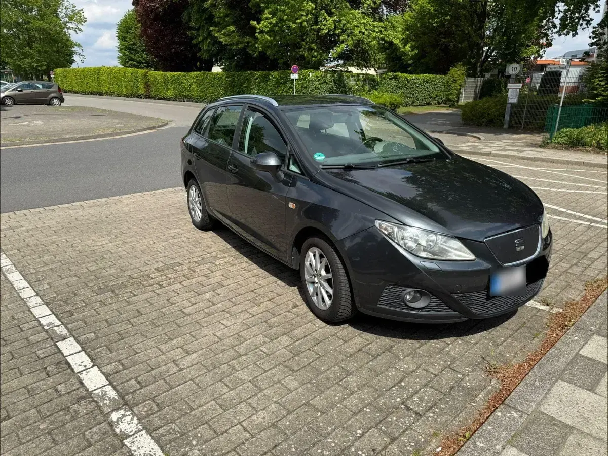 Używany Seat Ibiza ST 75 KM (55 kW) 2011 Szary Kombi