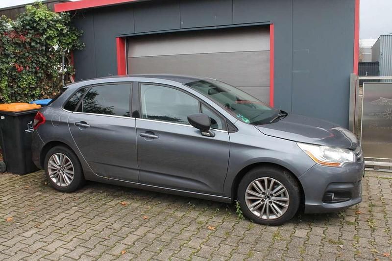 Gebraucht Citroën C4 Exclusive 111 PS (81 kW) 2011 Grau Limousine
