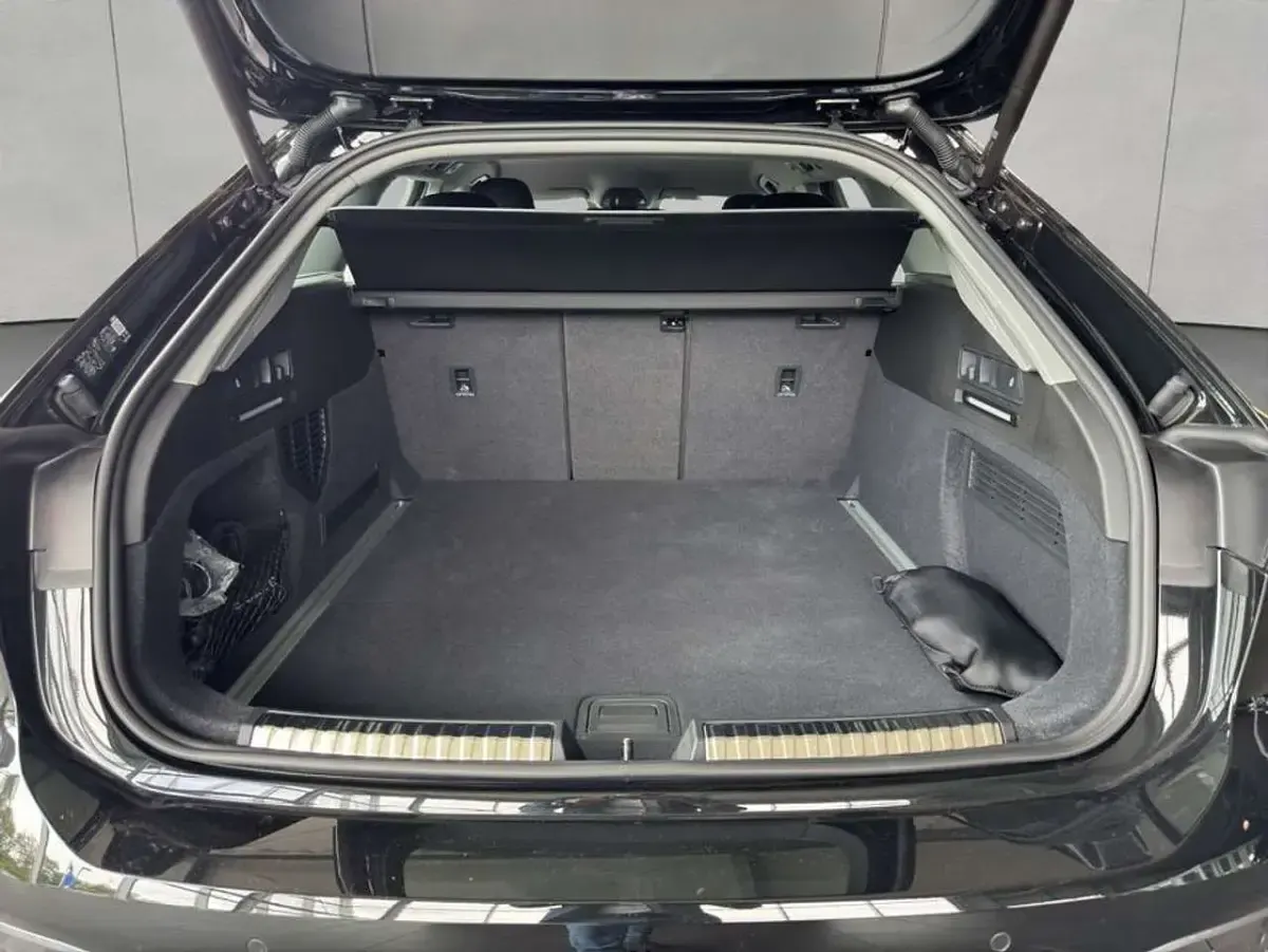 Gebraucht Audi A6 Ambiente 204 PS (150 kW) 2025 Schwarz Kombi