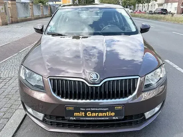 Gebraucht Skoda Octavia 140 PS (102 kW) 2013 Braun Limousine