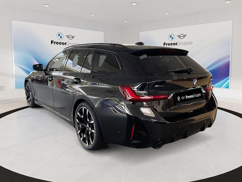 Neu BMW 330 Shadowline 286 PS (210 kW) 2025 Schwarz