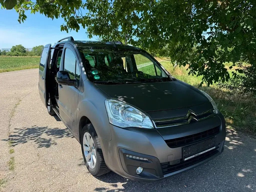 Gebraucht Citroën Berlingo PureTech 110 PS (80 kW) 2018 Grau Van / Kleinbus