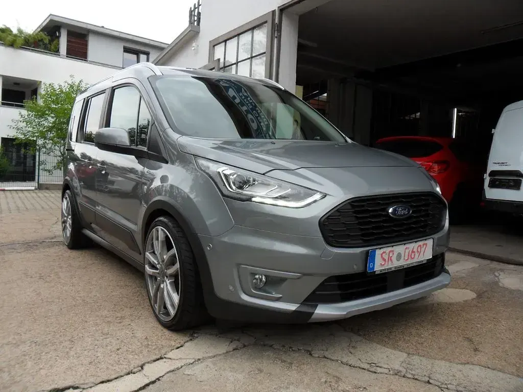 Gebraucht Ford Tourneo Active 120 PS (88 kW) 2021 Grau Van / Kleinbus