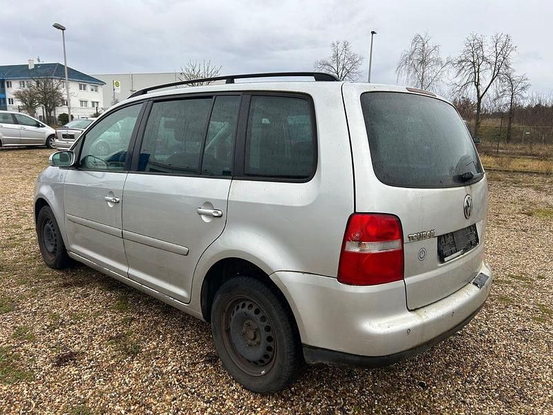 Gebraucht VW Touran Trendline 140 PS (102 kW) 2005 Silber Van / Kleinbus