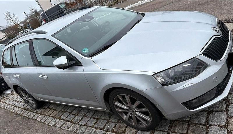 Gebraucht Skoda Octavia Elegance 150 PS (110 kW) 2013 Silber Kombi