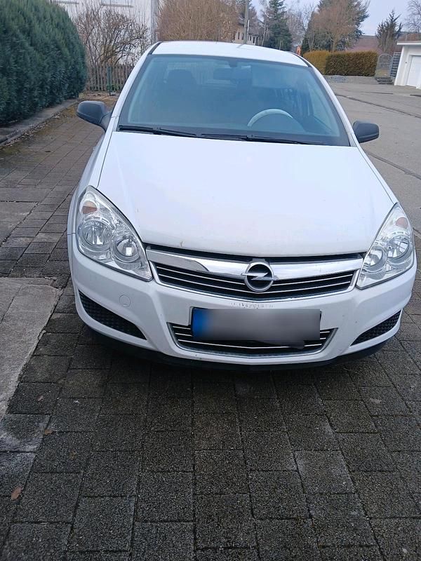 Gebraucht Opel Astra Edition 90 PS (66 kW) 2009 Weiß Kleinwagen
