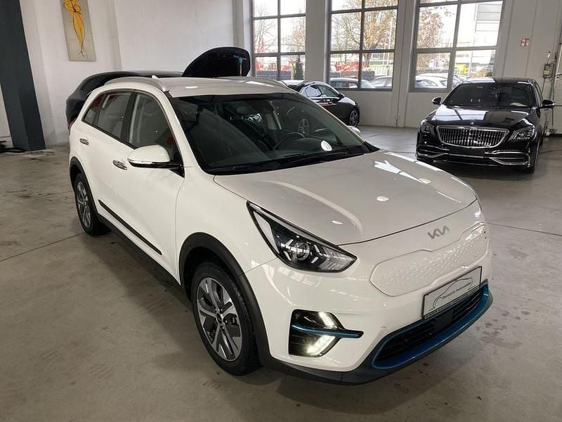 Gebraucht Kia e-Niro Vision 100 kW (136 PS) 2021 Weiß SUV