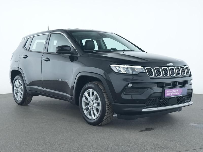 Gebraucht Jeep Compass Altitude 131 PS (96 kW) 2024 Black clear SUV
