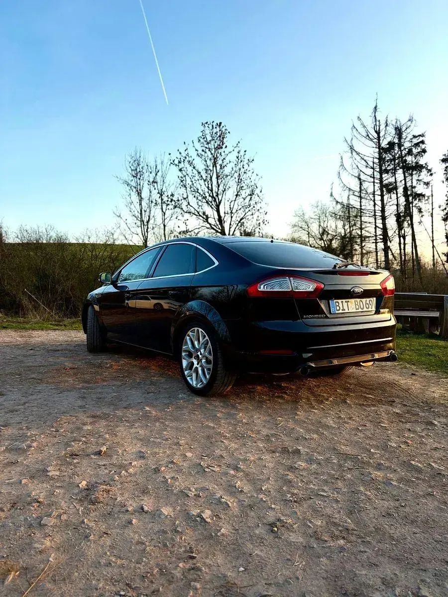 Używany Ford Mondeo 239 KM (175 kW) 2012 Czarny Sedan/Limuzyna